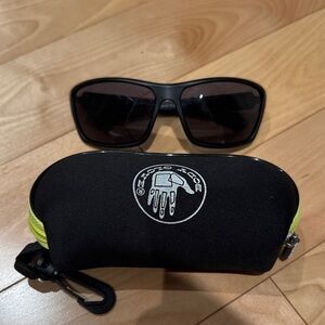 Body Glove - Floating black polarized water sports sunglasses (UNISEX)
